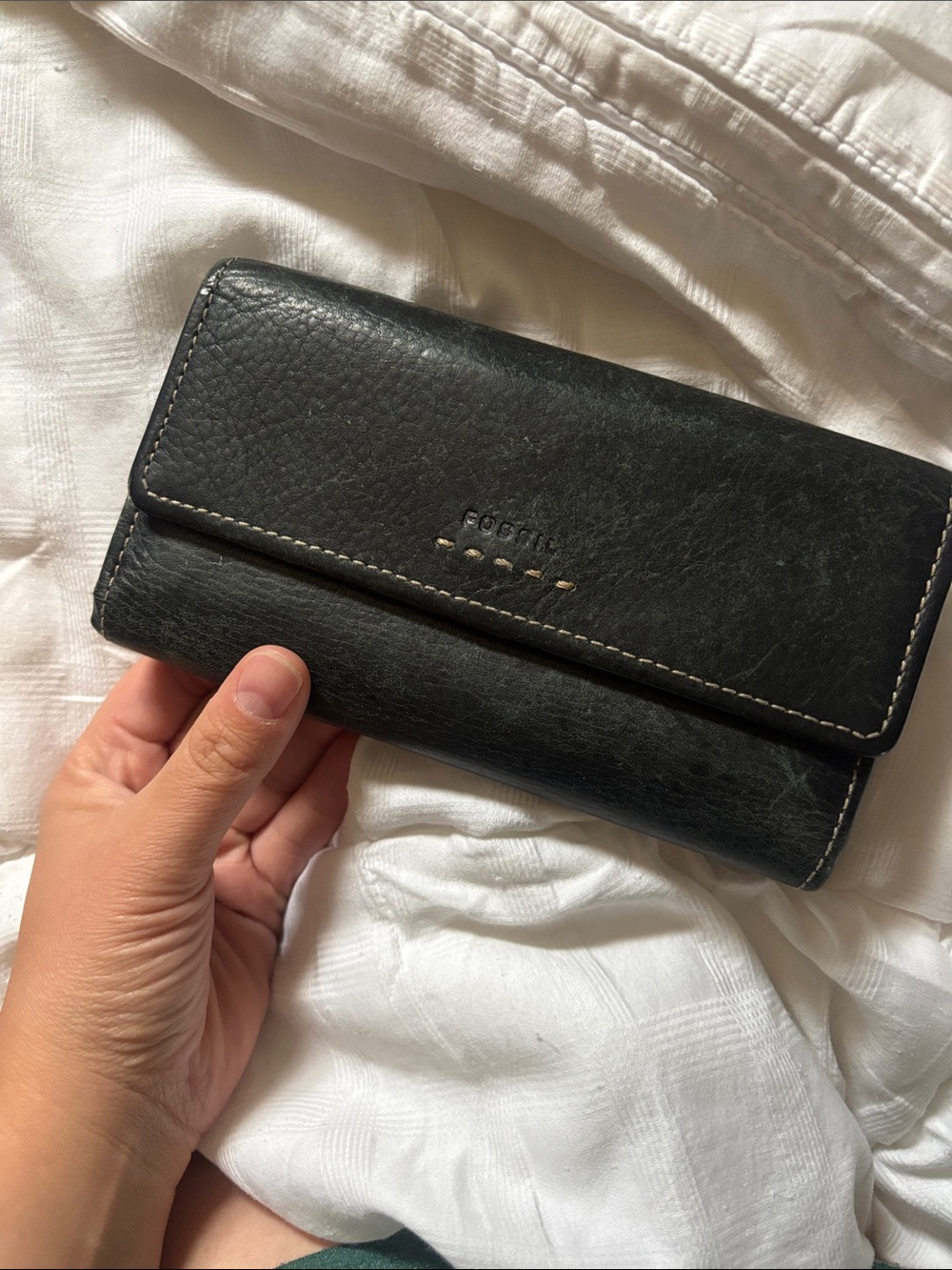 Fossil Black Leather Wallet with Contrast Stitching